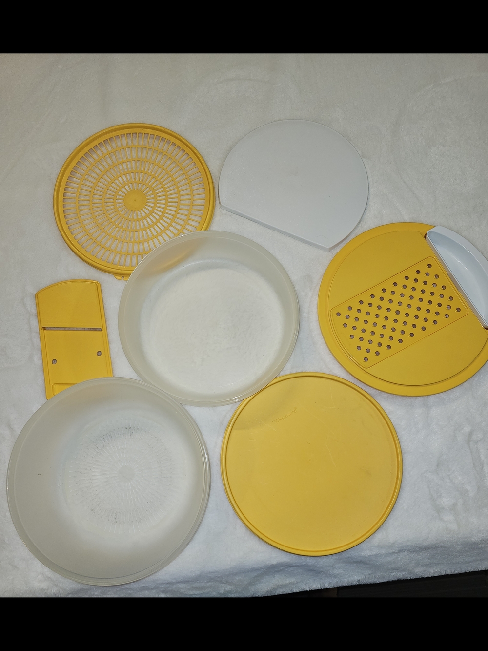 Tupperware Yellow and White Kitchen Prep Set - Multi-Tool Pieces